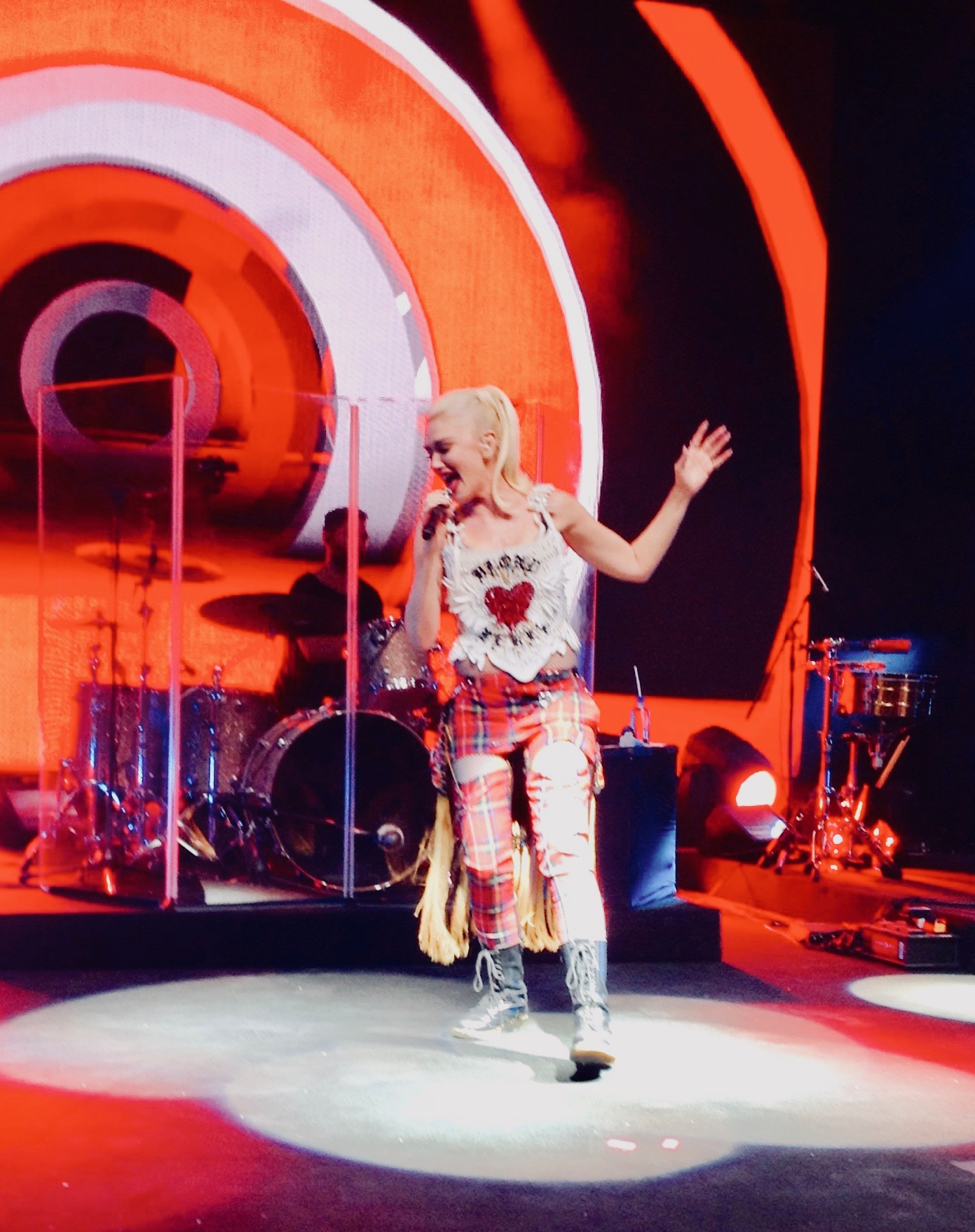 Read more about the article AS GWEN SAYS, I’M JUST A GIRL…IN DUBAI