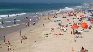 Read more about the article HUNTINGTON BEACH IS THE PLACE TO BE THIS AUTUMN